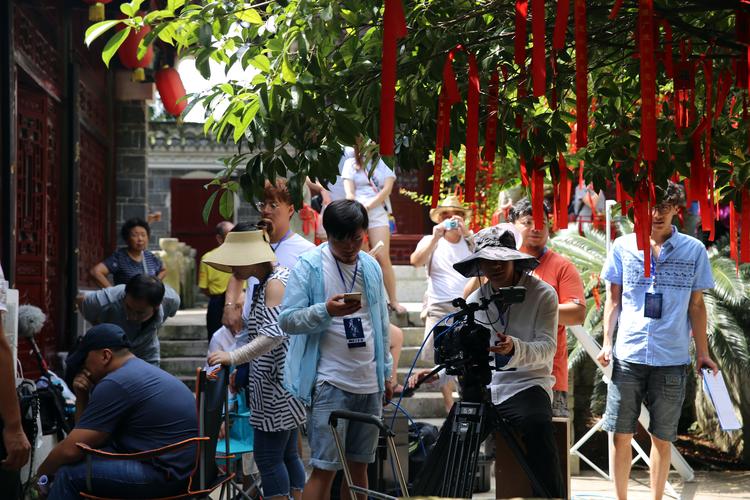 褐色影院：重温经典老电影，沉浸式体验怀旧影像与独立影片推荐