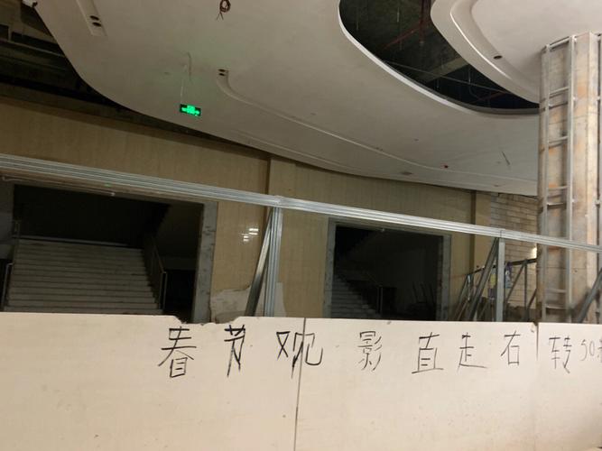 为您生成一个符合SEO优化要求的标题：

**人妻按摩电影推荐：经典剧情与禁忌诱惑合集，带您沉浸式体验情感疗愈与视觉张力**  
（长尾关键词：人妻按摩电影推荐、禁忌诱惑合集、沉浸式情感疗愈）