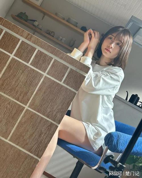 为您生成一个符合SEO优化要求的中文标题：

**av在线观看高清按摩人妻，推荐精品按摩师手法教学，免费观看人妻按摩视频大全**